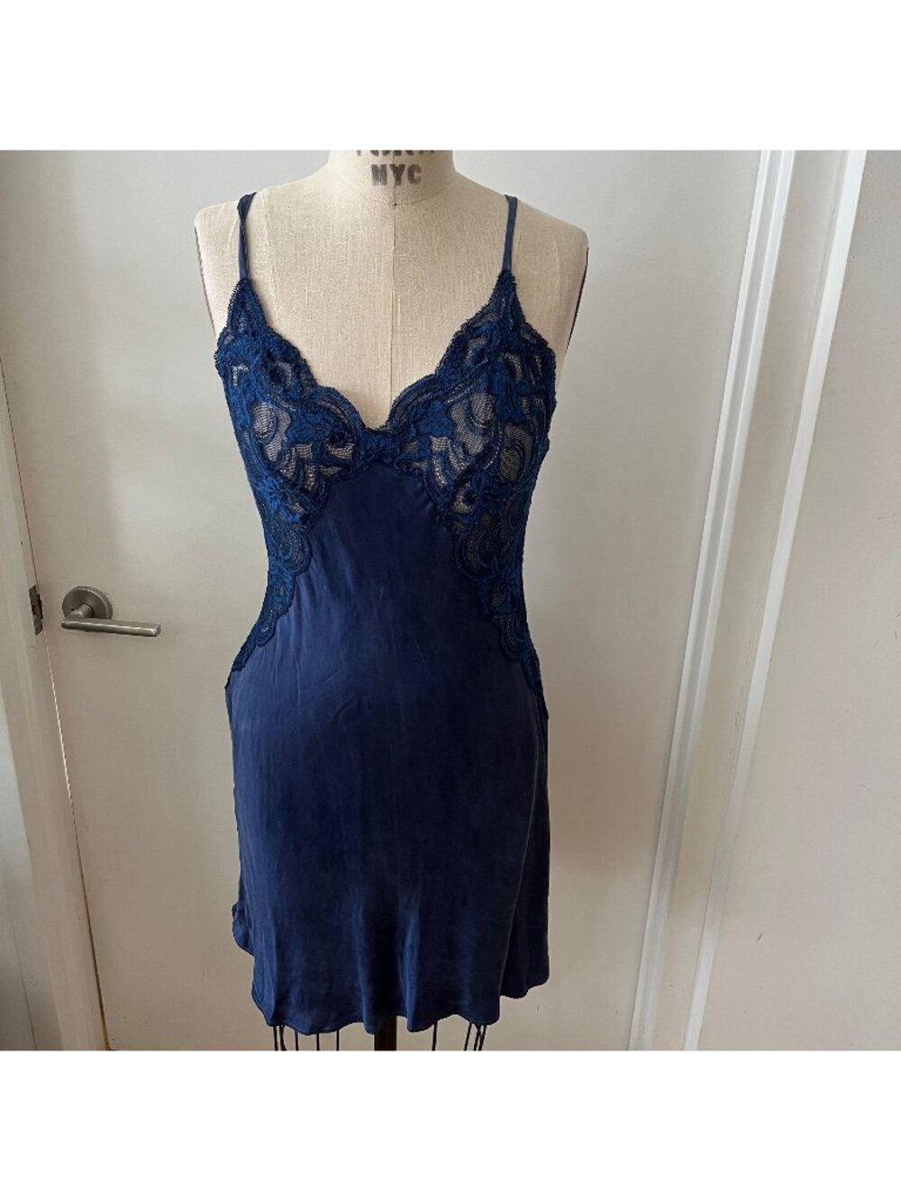 VTG PATRICIA FIELDWALKER ADAGIO Navy Silk/Lace Slip Dress Size Medium